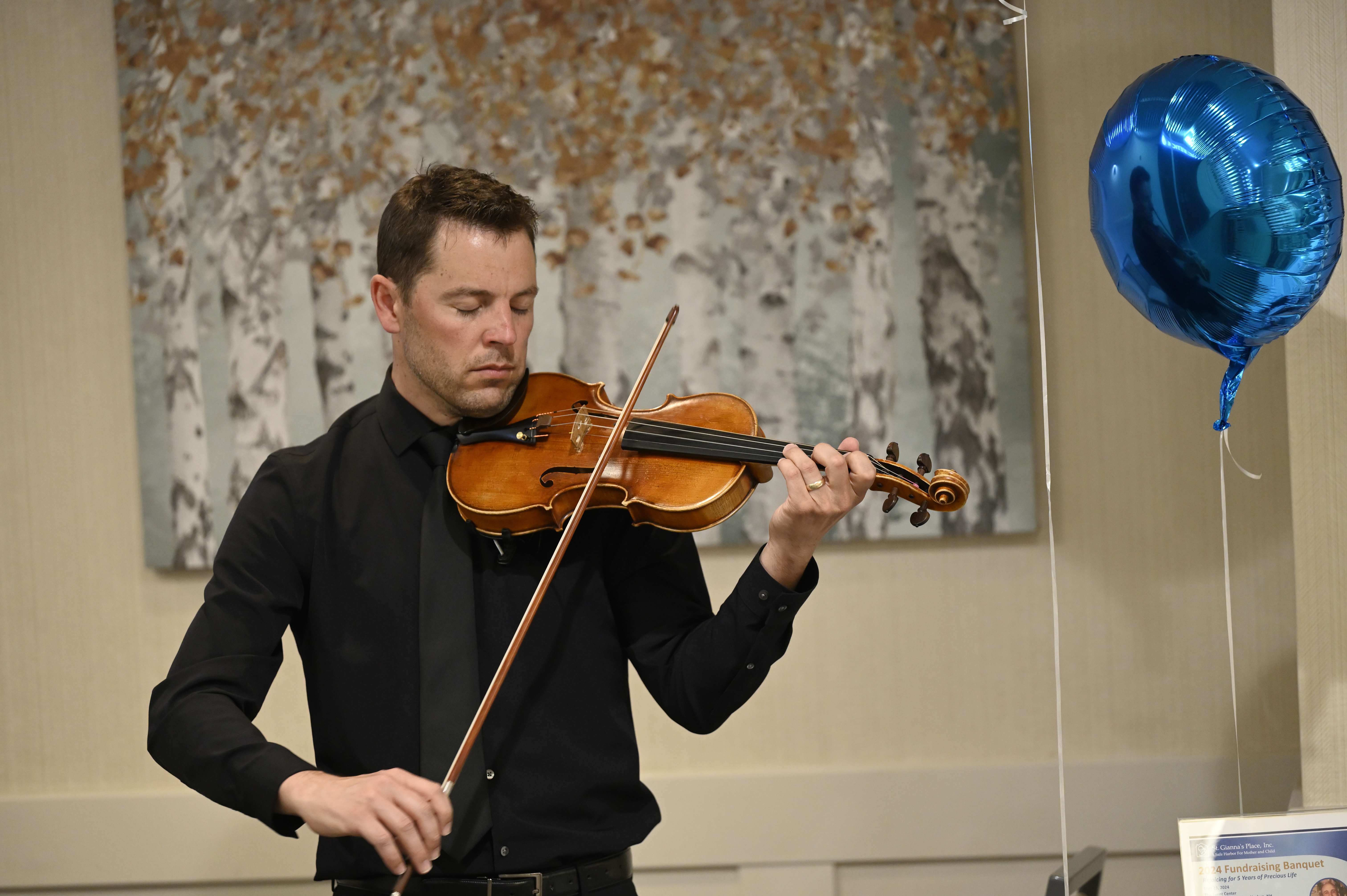 Man playing the violin